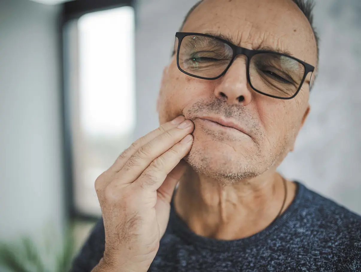 Does my toothache need an emergency checkup?